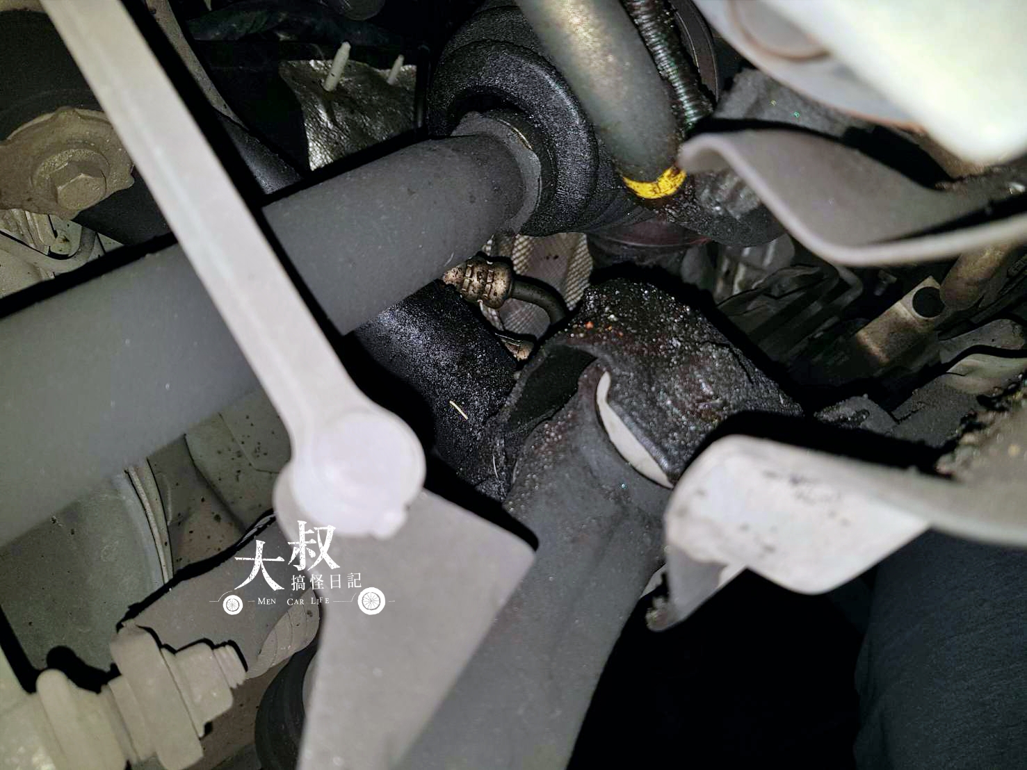 汽車保養｜機油螺絲孔崩牙漏機油 電瓶檢測失誤導致車輛無法啟動需要救援