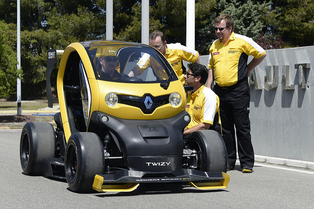 Renault-Twizy-RS_F1-Concept-2013-09